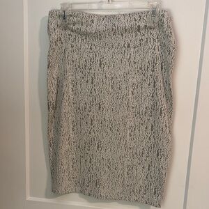 LuLaRoe grey/white Textured pencil Skirt size M